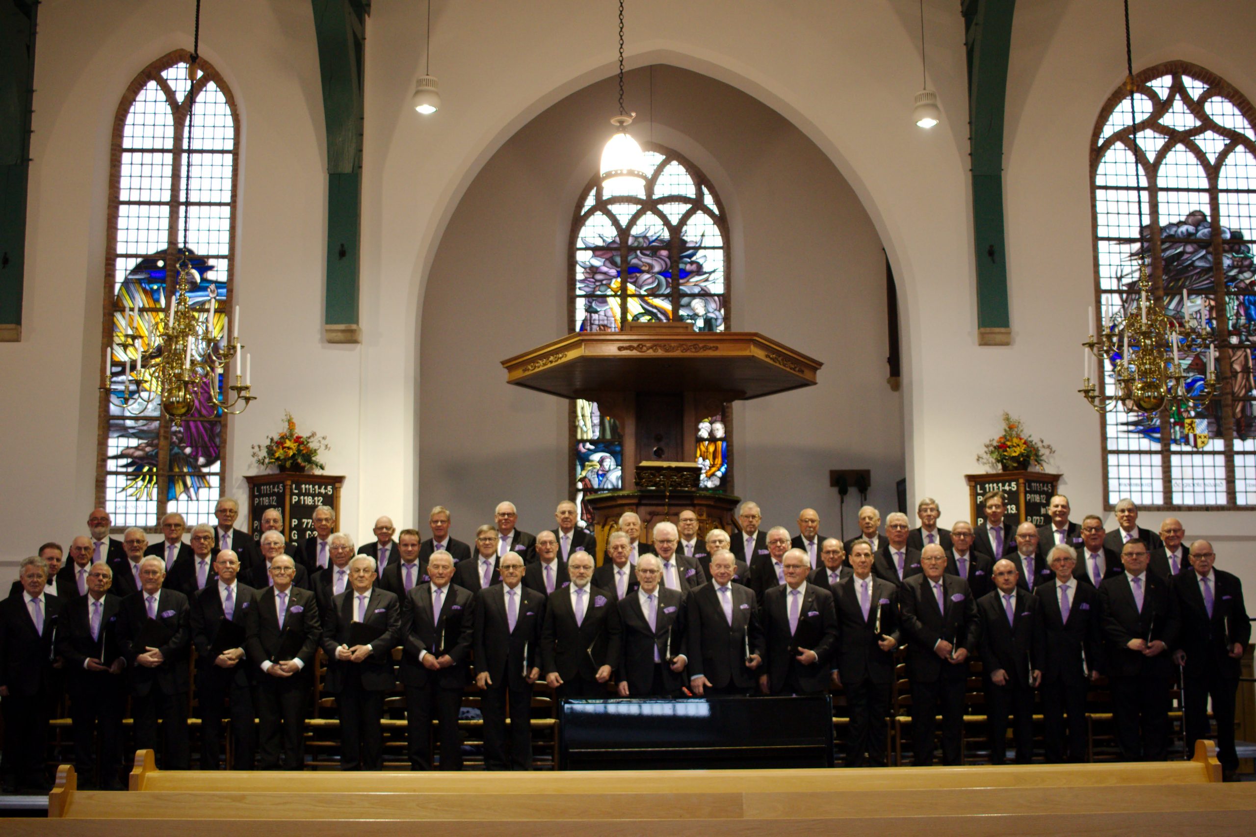 Optreden Christelijk Mannenkoor in kerk Piershil tijdens de feestweek